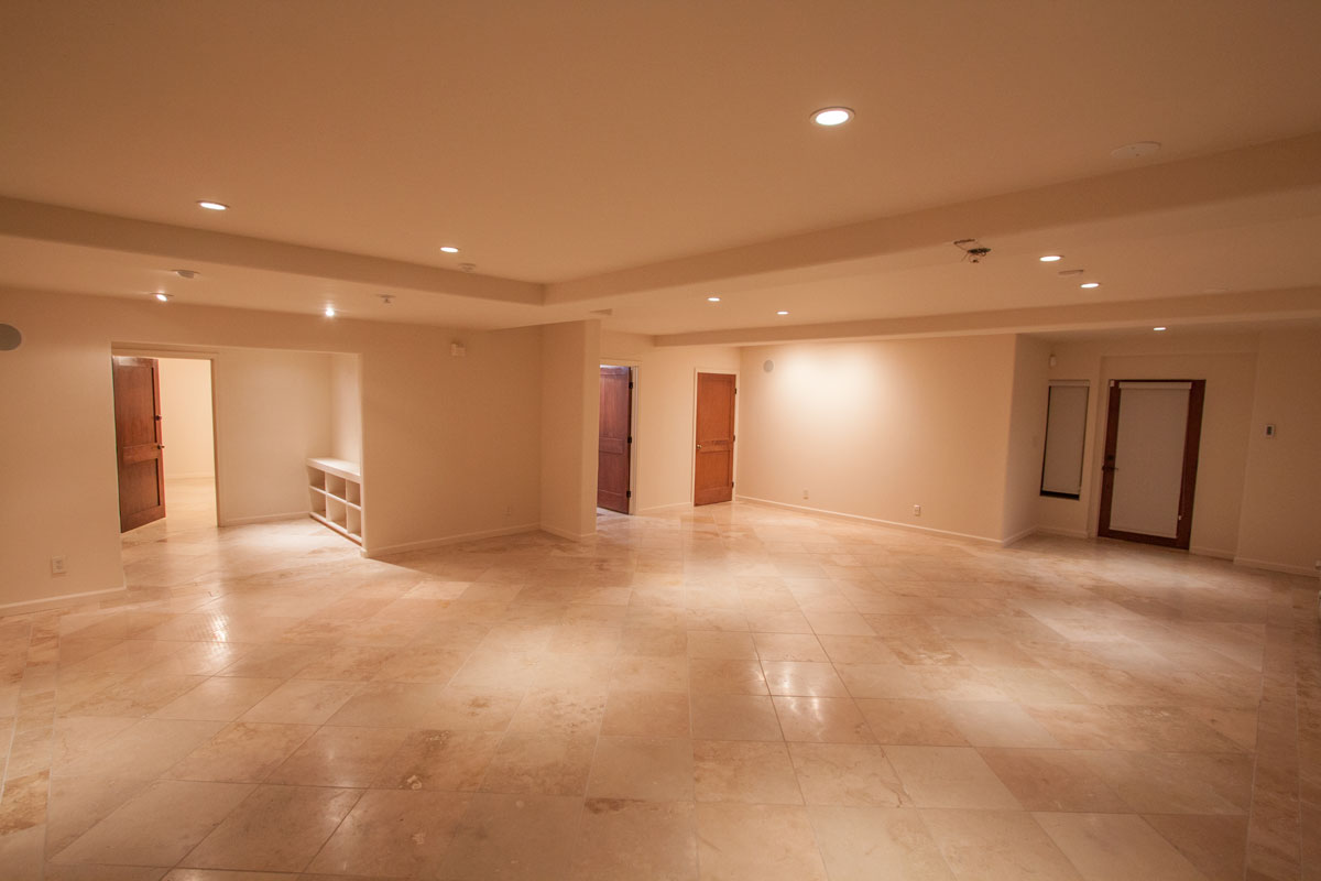 Opposite corner: office left, restroom/closet center, entry right.