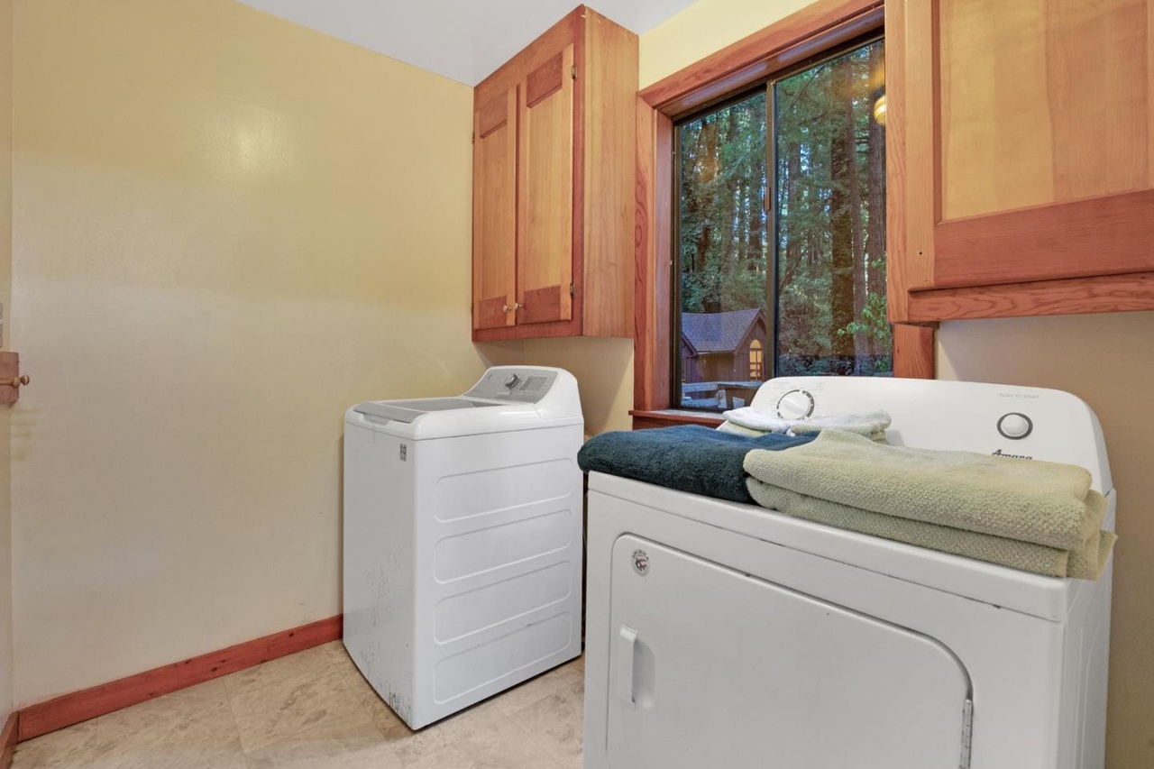 14251A-Laundry-10