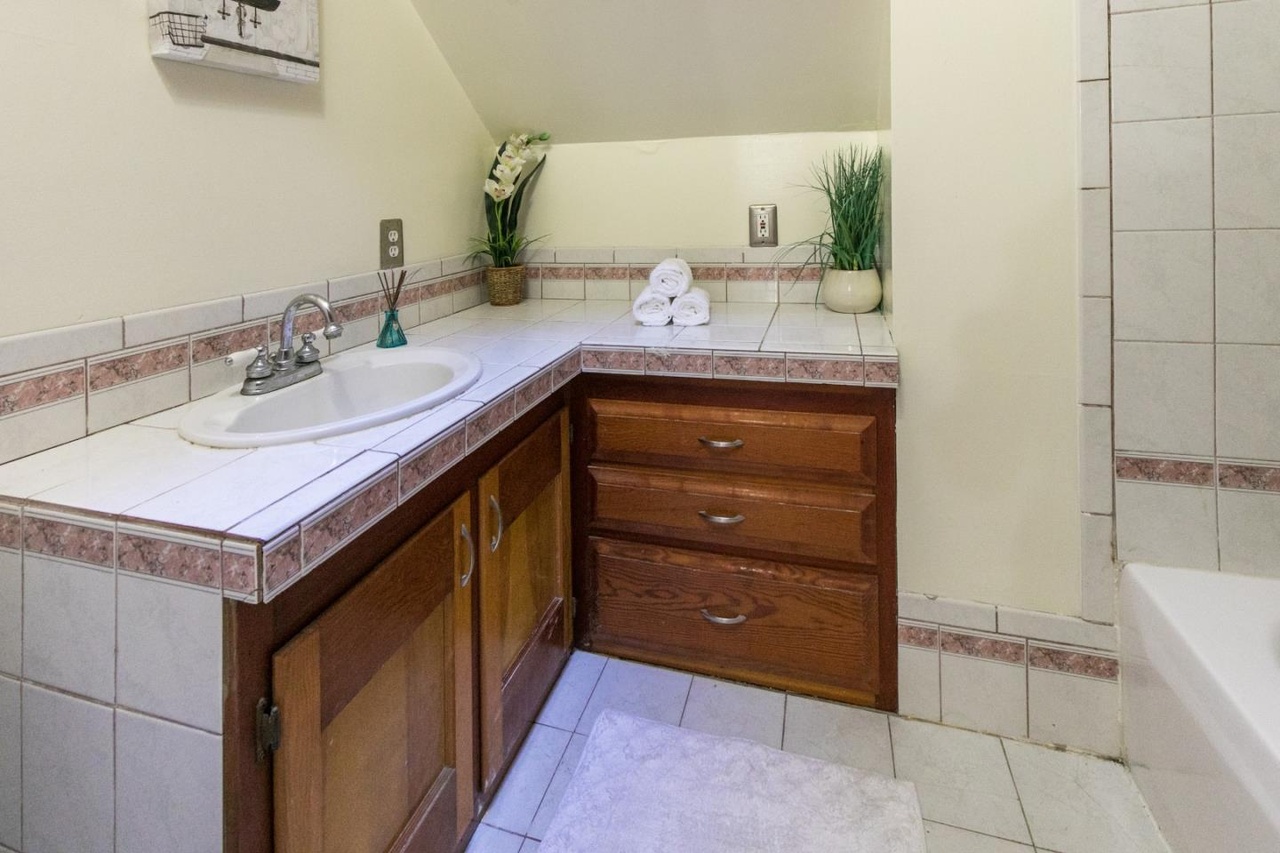 14251A-bath-5