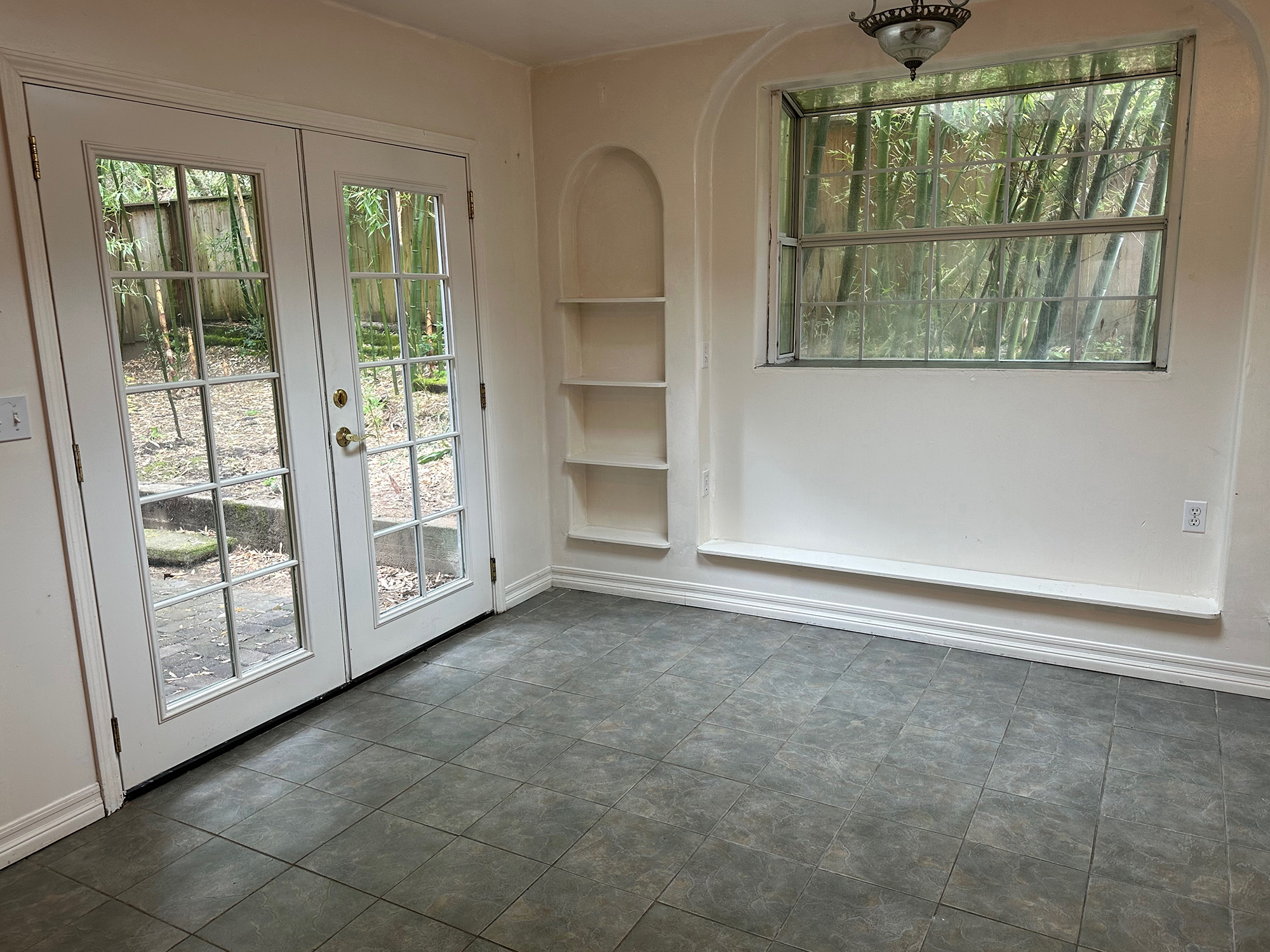 5601-D-dining
