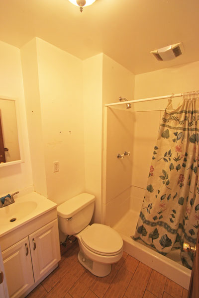 Clean, comfortable bathroom.